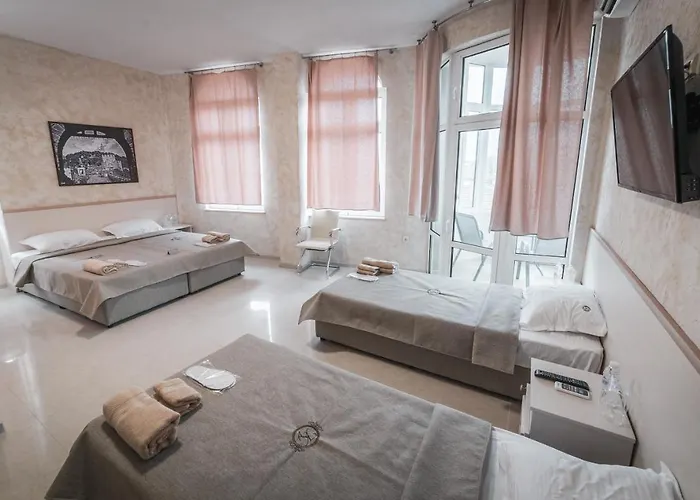 Πανσιόν Kings View 3*